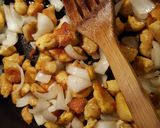 Foto del paso 8 de la receta: Pollo con rajas de poblano y elotes, en salsa de crema