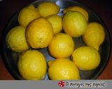A picture of step 1 of Lemon spoon sweet.