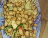 A picture of step 4 of Chickpea salad.