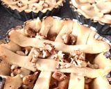 Foto del passaggio 7 della ricetta Crostatine di mele e sorbe