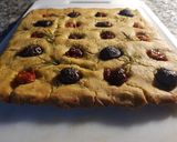 Foto del paso 7 de la receta: Focaccia sin gluten con tomates secos y aceitunas negras