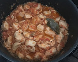 Foto del paso 3 de la receta: Pollo encebollado con tomate