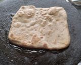 A picture of step 5 of Qeema paratha.