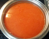 Foto del paso 2 de la receta: Sopa de tomate y calamares con picatostes