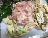 รูปขั้นตอนการทำที่ 1 ของ ไก่ผัดเครื่องต้มยำ