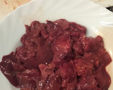 Foto del paso 1 de la receta: Higaditos de pollo con alubias pintas