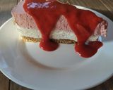 Fehércsokis-epres mousse torta recept fázis 7 fotója
