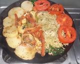 A picture of step 6 of Tawa spinach Maggi sizzler.