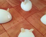 Foto del paso 4 de la receta: Ratones divertidos (huevo)