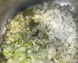 Foto del paso 2 de la receta: Sopa mestiza de calabaza para día de muertos