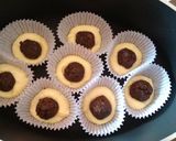 Foto del paso 3 de la receta: Magdalenas con corazón crocante!!