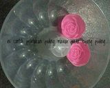 Foto langkah ke 3 dari resep Puding Mawar kaca.
