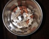 முந்திரி பால் (Cashew milk) (Munthiri paal recipe in tamil) ரெசிபி ஸ்டேப் 2 புகைப்படம்