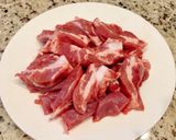 Hình bước làm 1 của món Sườn Sụn Kho Tàu