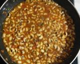 A picture of step 6 of Black-EyedPeas Gravy.