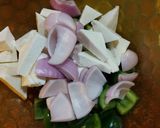 A picture of step 1 of Handi paneer.