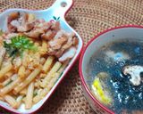 Hình bước làm 4 của món Nui xào thịt xá xíu kèm canh súp rong biển