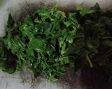 Foto langkah ke 1 dari resep Daun singkong masak santan.