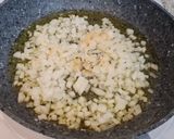 Foto del paso 2 de la receta Arroz con champiñones y chorizo