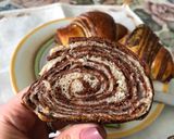 Foto del passaggio 20 della ricetta Cornetti sfogliati alla vaniglia variegati al cacao🥐