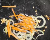 Foto langkah ke 3 dari resep Mie Goreng Sederhana.