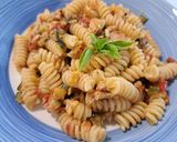 Pas rețetă Pasta cu Ton, Dovlecei si Rosioare 9 fotografie