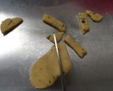 Foto langkah ke 7 dari resep Kue Bawang ala JTT.
