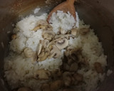 Foto del paso 5 de la receta: Arroz con salsa de champiñones y champiñones