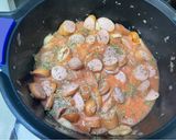 Foto del paso 3 de la receta: Salchichas al vino con Salsa de Tomate