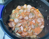Foto del paso 3 de la receta: Salchichas al vino con Salsa de Tomate