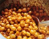 A picture of step 3 of Chickpea curry (chana masala curry).