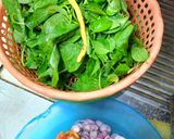 Foto langkah ke 1 dari resep Sayur Bening Bayam Kunci.