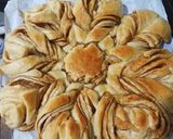Foto langkah ke 9 dari resep Cinnamon Flower Bread.