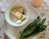 Medvehagymával megbolondított sajtkrémmel töltött kifli recept fázis 4 fotója