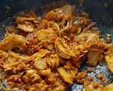 A picture of step 4 of Bamboo shoots prawns masala.