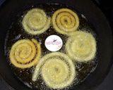 Foto langkah ke 5 dari resep Kentang Goreng Spiral.