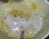Foto langkah ke 2 dari resep Dadar Telur Jamur Enoki.