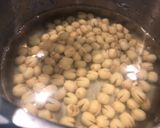 Hình bước làm 1 của món Chè Sen Yến Táo đỏ
