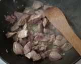 Fokhagymás pirított sertésmáj, sült zöldség ágyon recept fázis 3 fotója