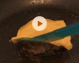 Foto langkah ke 4 dari resep Burger ala Anya.