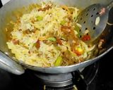 A picture of step 3 of Spicy chicken tikka macaroni.