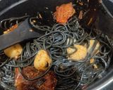 A picture of step 5 of Pasta al Nero di Seppia.