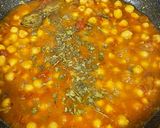 A picture of step 4 of Chana Masala.