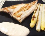 Foto del paso 7 de la receta: Lubina Salvaje a la Plancha con Espárragos Blancos Y Mayonesa de Humo