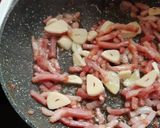 Foto del paso 2 de la receta: Espaguetis integrales al ajillo, con bacon