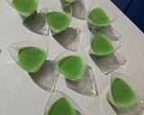 Foto langkah ke 3 dari resep Silky Puding Matcha Vla Stroberi.
