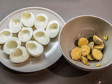 Huevos rellenos con atún y variantes