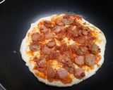 Foto langkah ke 10 dari resep Pizza teflon simpel.