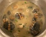 Foto del paso 4 de la receta: Almejas en salsa verde
