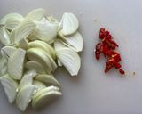Foto langkah ke 1 dari resep Chili Con Carne (sup tomat dengan isian daging giling dan cabai).